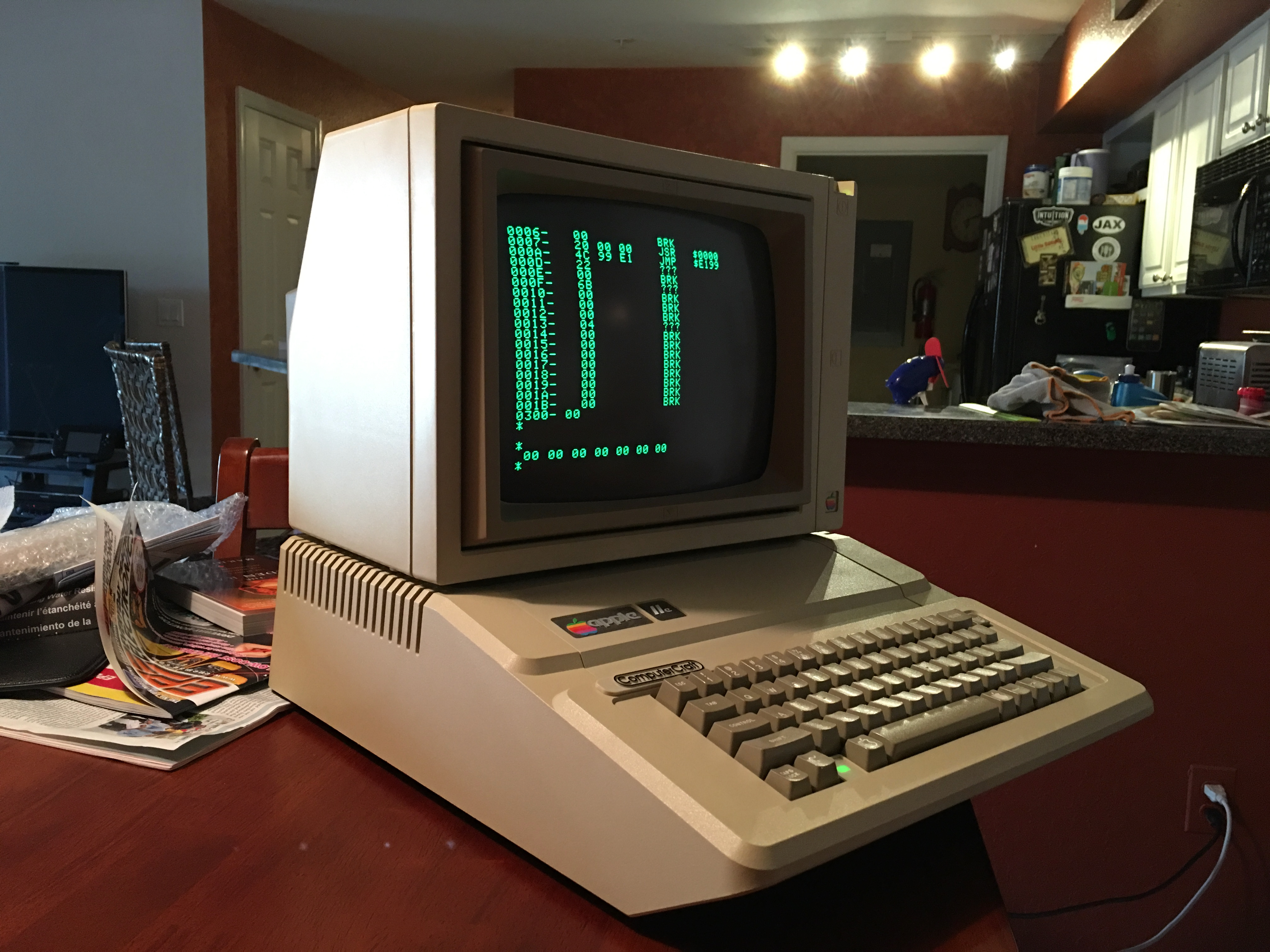 Photo of my new old Apple IIe.