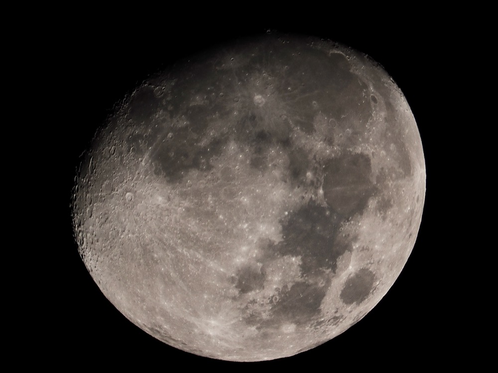 Waxing gibbous moon two days from full at 800mm. Shot with the MC2 2x teleconverter.