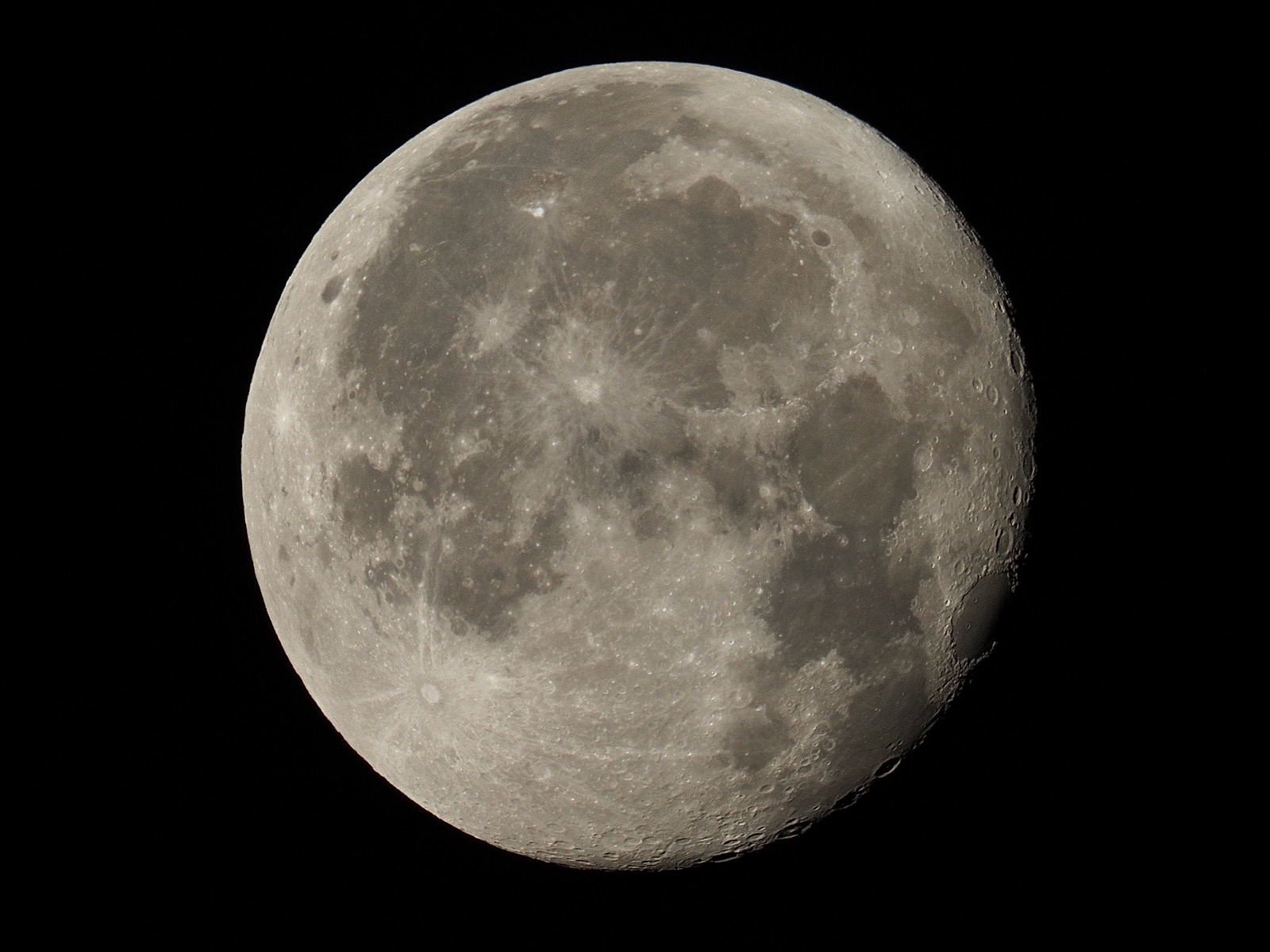 Waning gibbous moon, 95.9% illuminated.