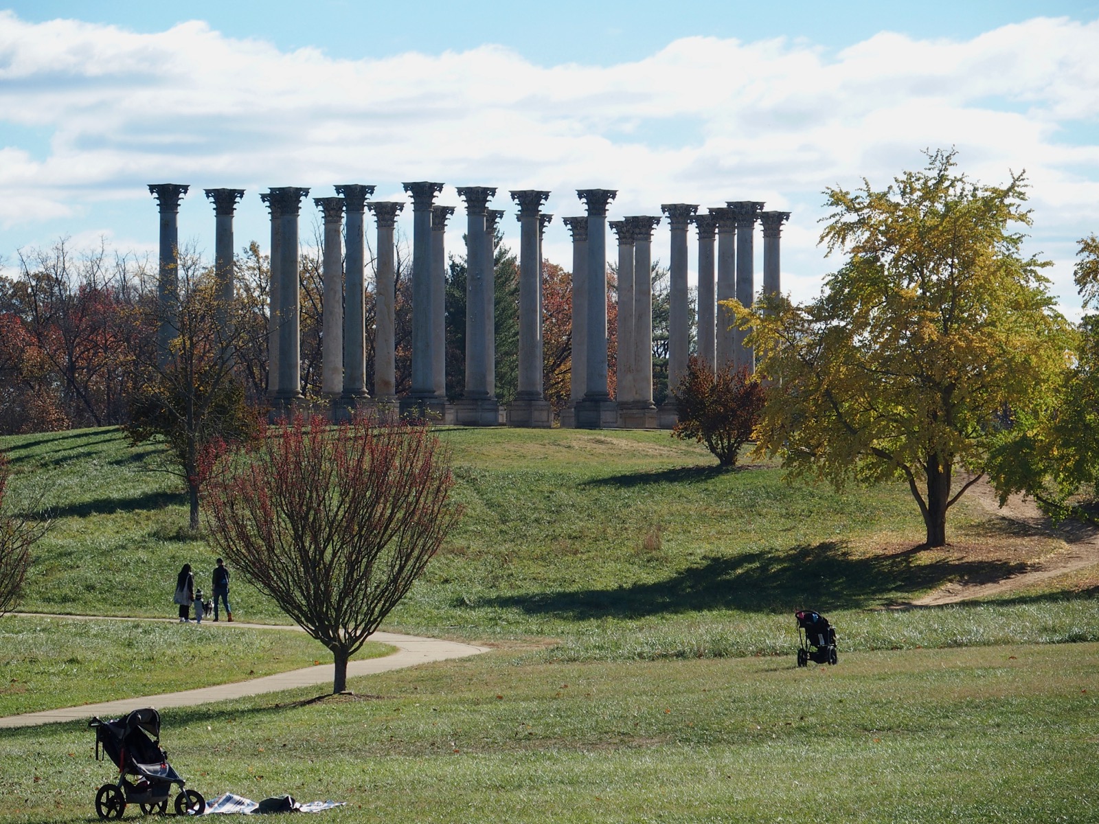 Image of the old capitol pillers at the National Arboretum