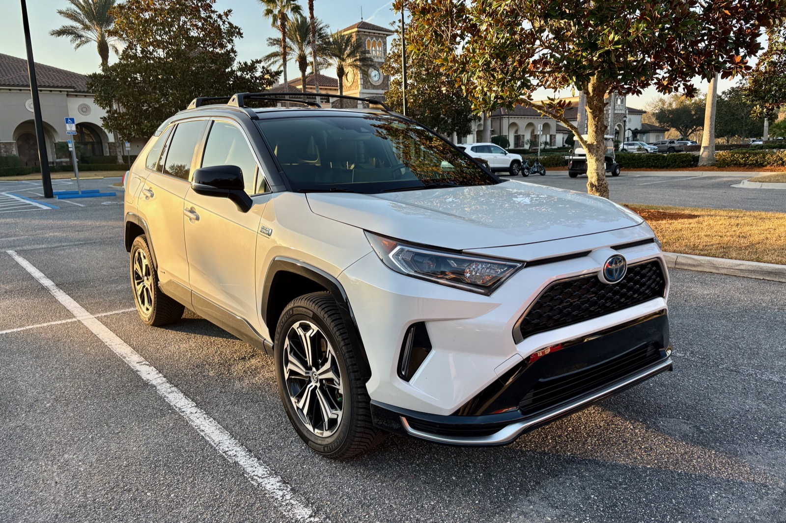 Three-quarter view of a Toyota RAV 4 from the front passenger aspect