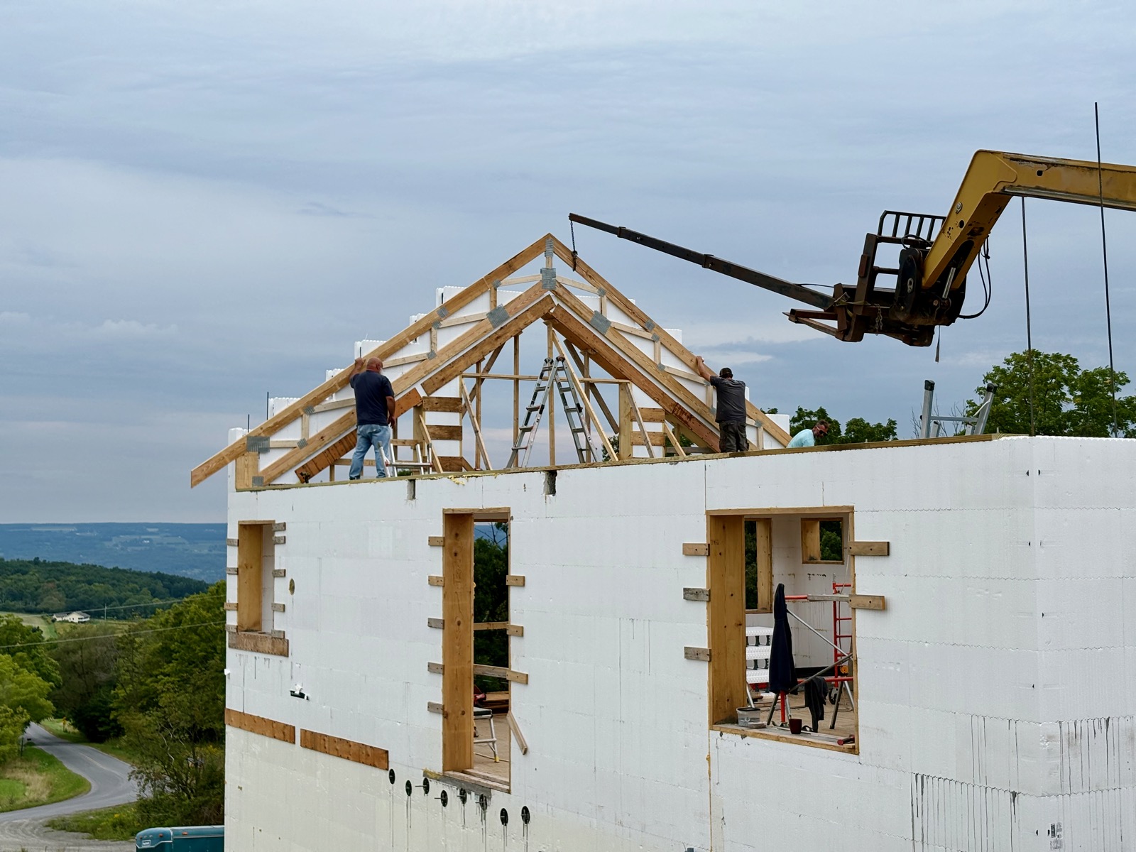 Parallel chord, 8/12 pitch roof truss against ICF blocks